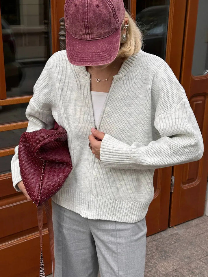 Kvinnors avslappnade stickad tröja med dragkedja Mirla-Eva Jonsson