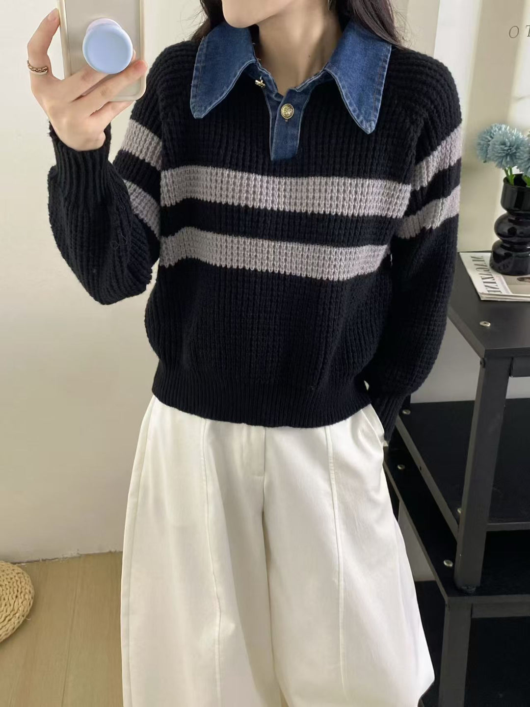 Kvinnors avslappnade stickad tröja med krage och randig design Mirla-Eva Jonsson