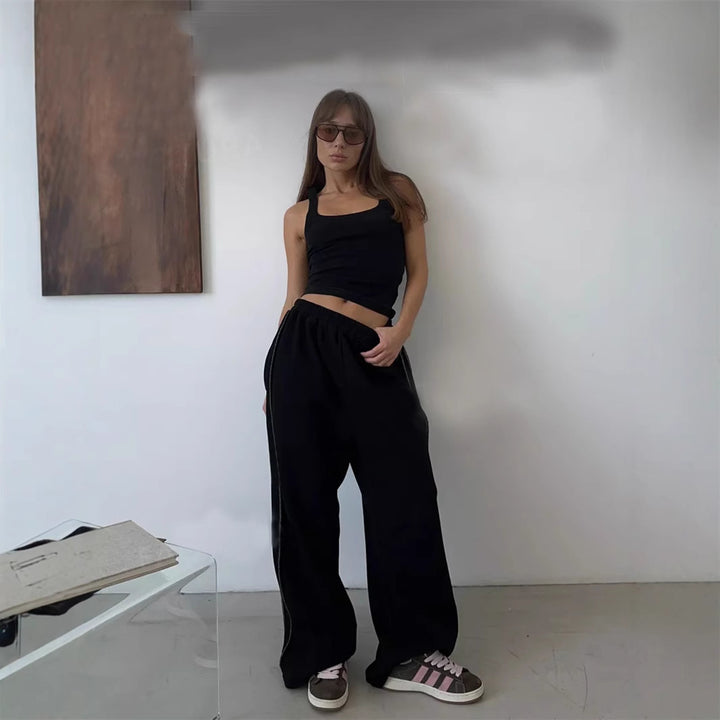 Kvinnors avslappnade sweatpants med breda ben och elastiskt midjeband Mirla-Eva Jonsson
