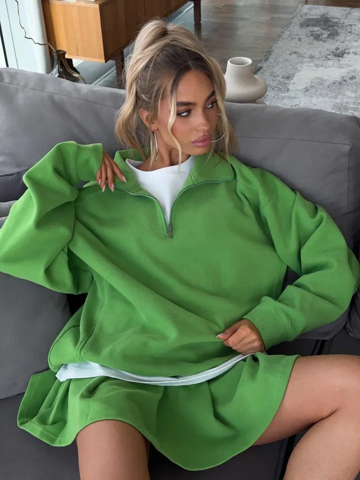 Kvinnors avslappnade sweatshirt med full dragkedja och oversized skärning Mirla-Eva Jonsson