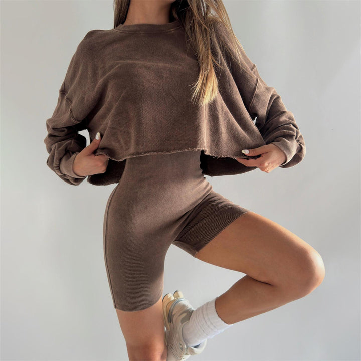 Kvinnors avslappnade sweatshirt- och shorts-set Mirla-Eva Jonsson