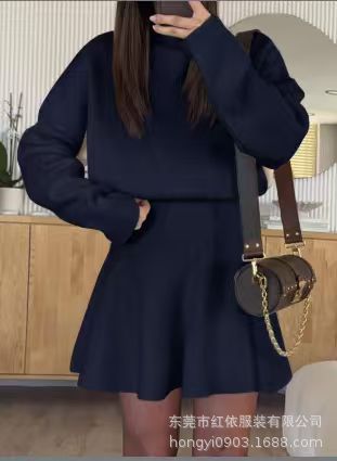 Kvinnors avslappnade sweatshirtklänning med högskurna ärmar Mirla-Eva Jonsson