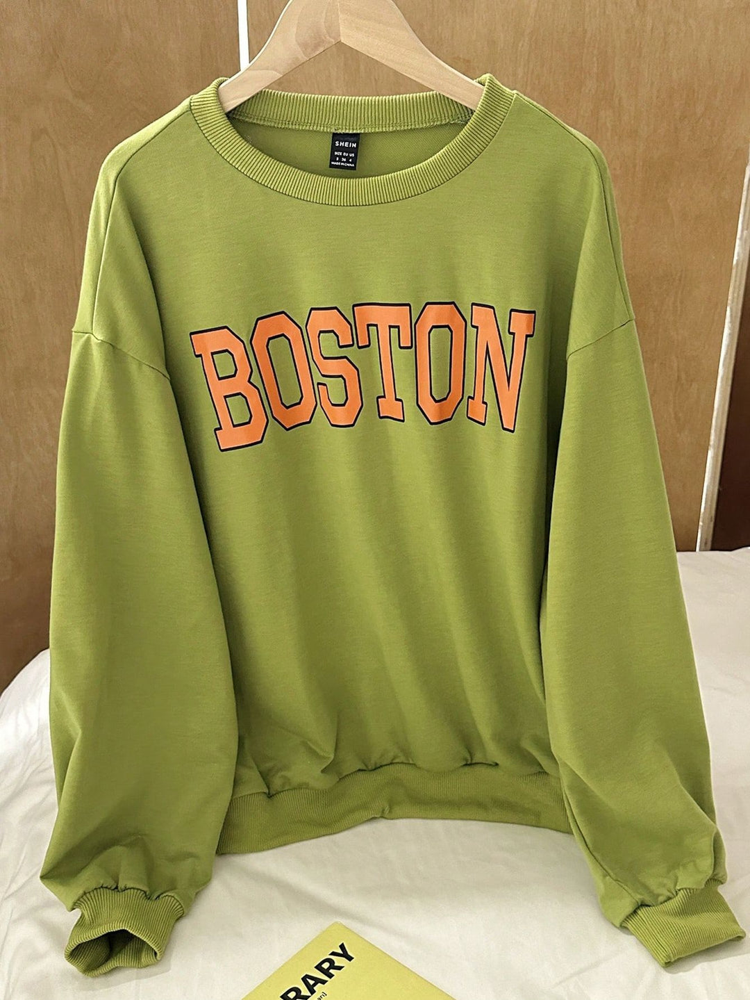 Kvinnors avslappnade sweatshirts med iögonfallande tryck Mirla-Eva Jonsson