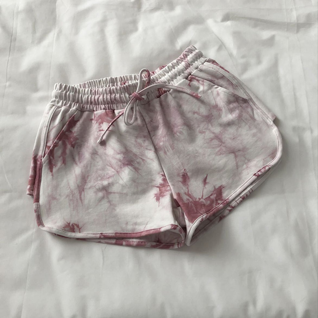 Kvinnors avslappnade sweatshorts med trendig tie-dye-design och praktiska sidofickor-Eva Jonsson