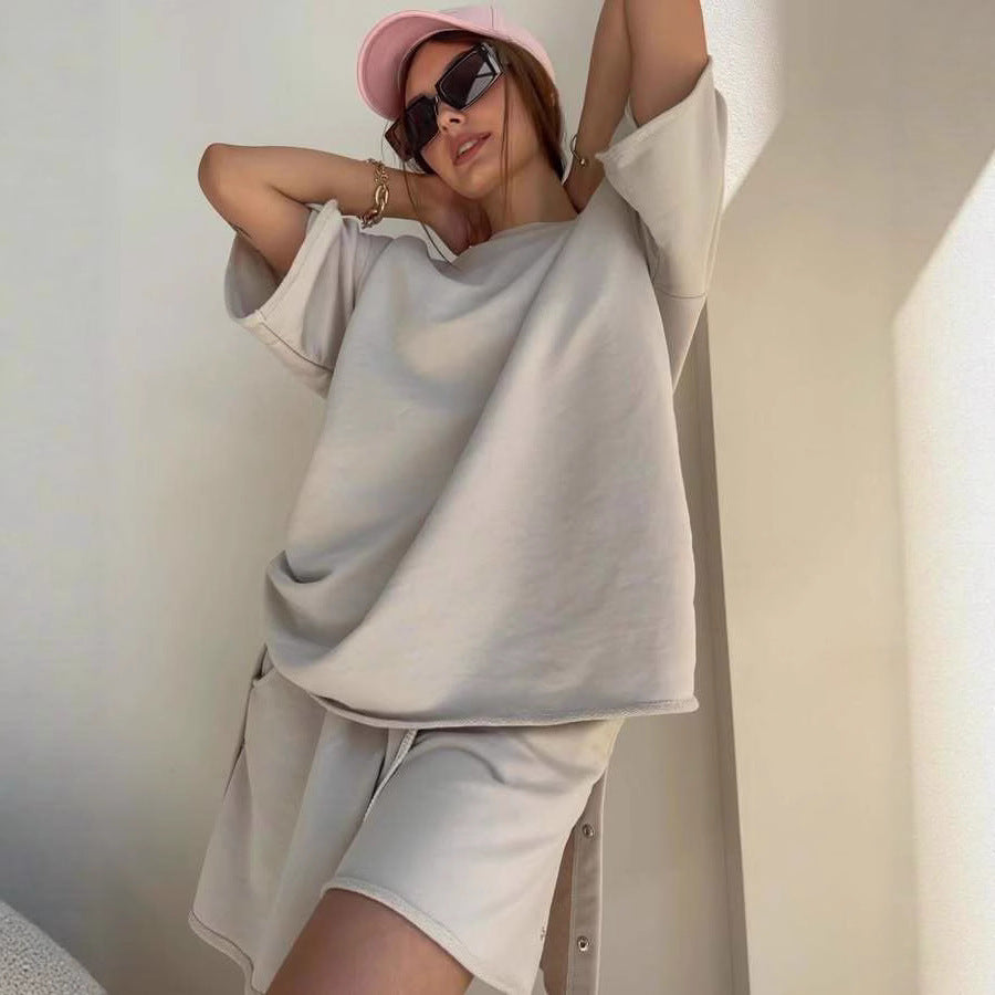 Kvinnors avslappnade topp och shorts set med knapppdetaljer Mirla-Eva Jonsson