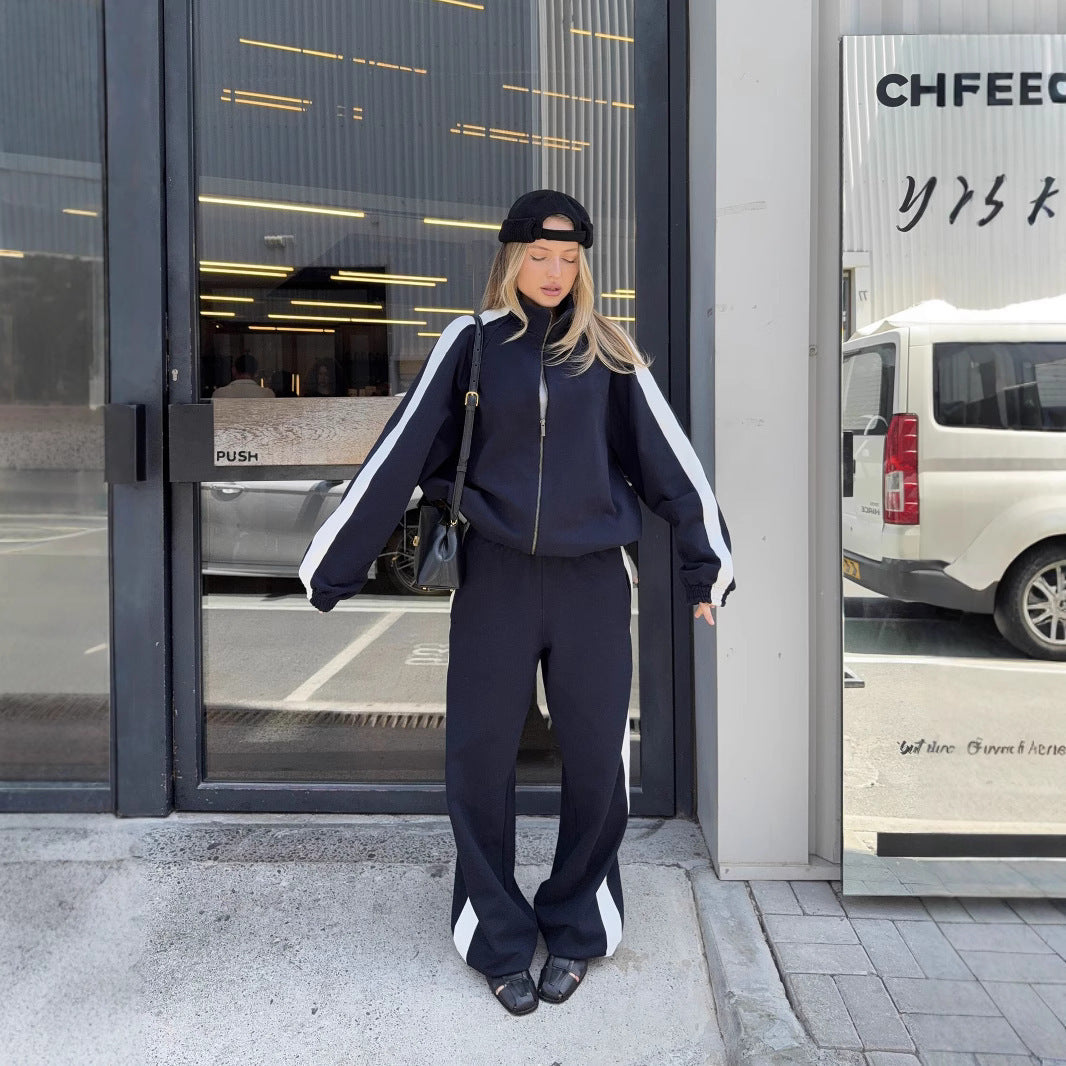 Kvinnors avslappnade träningsoverall med fashionabla kontraststripes-Eva Jonsson