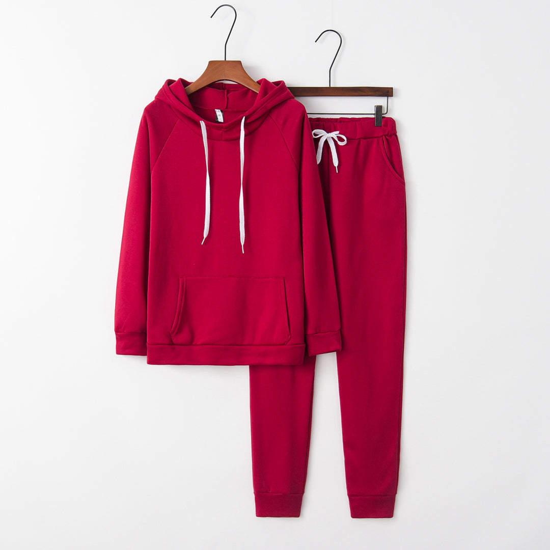 Kvinnors avslappnade träningsoverallsset med hoodie och bekväma joggingsbyxor Mirla-Eva Jonsson