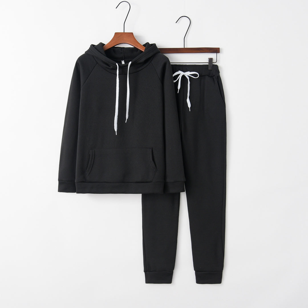 Kvinnors avslappnade träningsoverallsset med hoodie och bekväma joggingsbyxor Mirla-Eva Jonsson