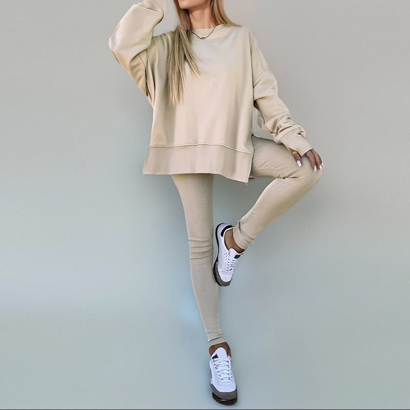 Kvinnors avslappnat set med oversized tröja och slim-fit leggings Mirla-Eva Jonsson