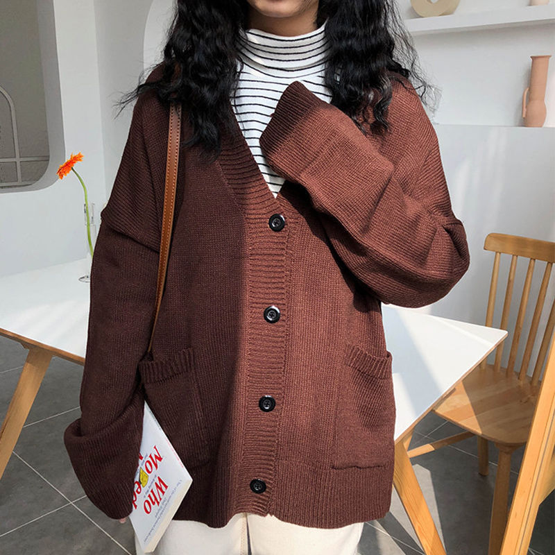 Kvinnors bekväma cardigan med en avslappnad passform och sänkta axlar Mirla-Eva Jonsson
