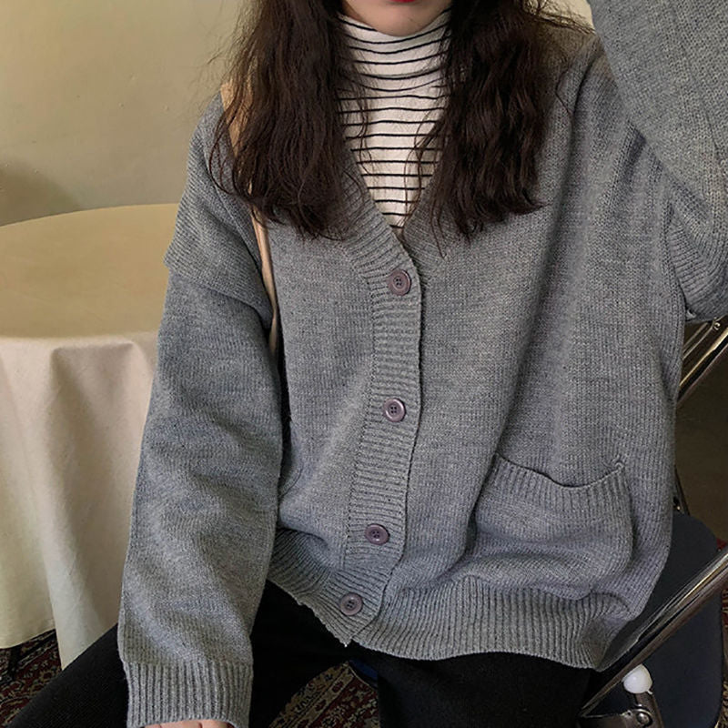 Kvinnors bekväma cardigan med en avslappnad passform och sänkta axlar Mirla-Eva Jonsson