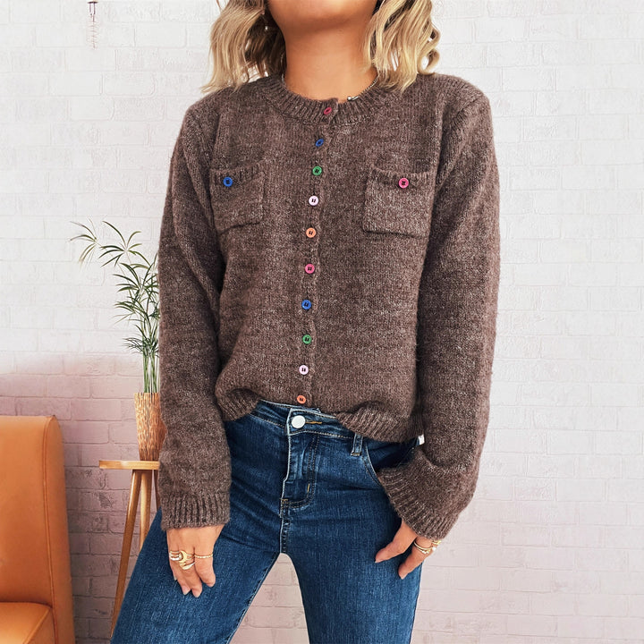 Kvinnors bekväma cardigan med färgglada knappar och två fickor Mirla-Eva Jonsson