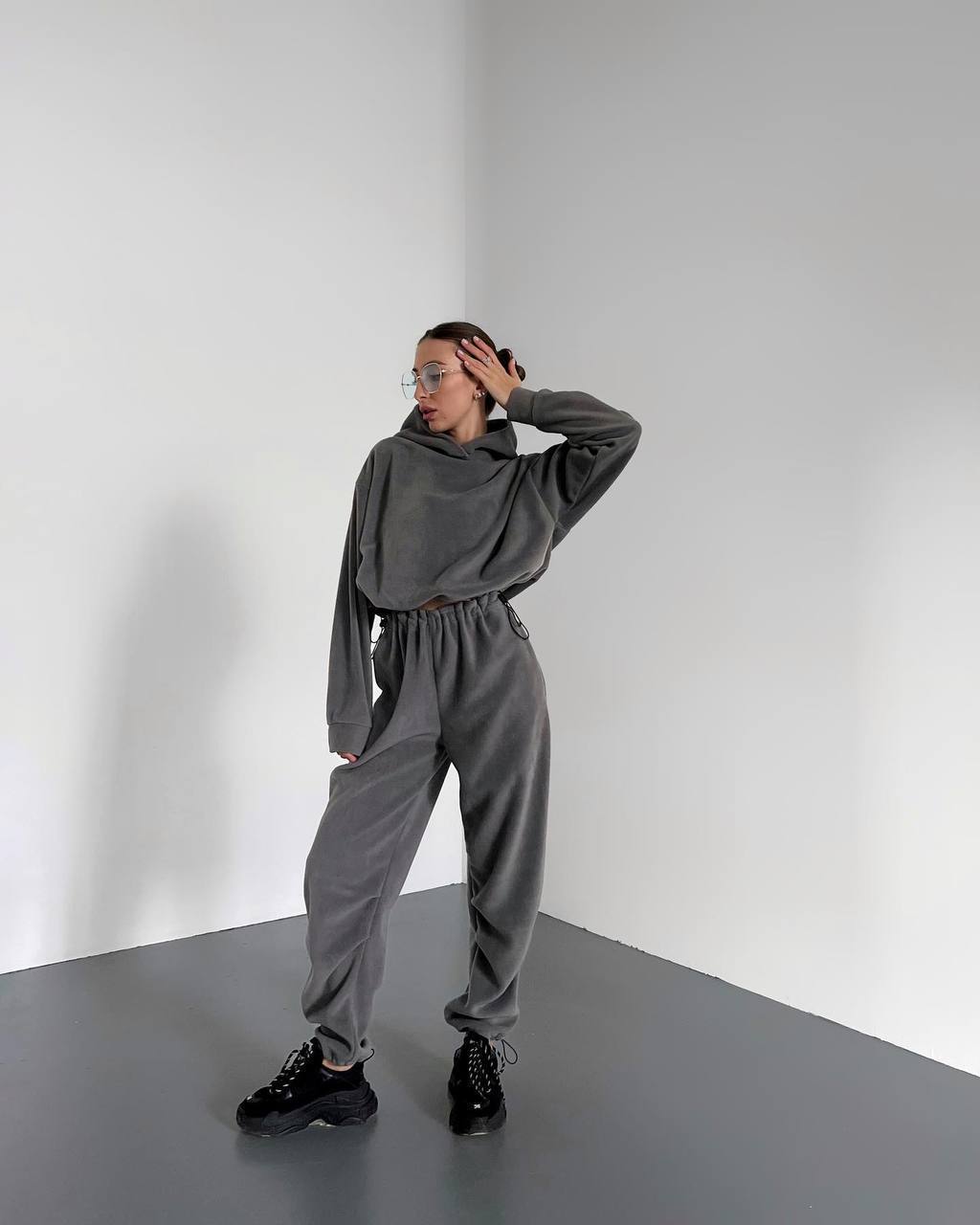 Kvinnors bekväma fleece jumpsuit med huva och elastisk midja-Eva Jonsson