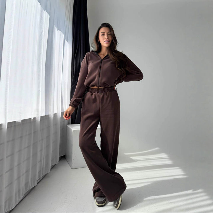 Kvinnors bekväma fleece träningsdräkt med elastisk midja och mode detaljer Mirla-Eva Jonsson