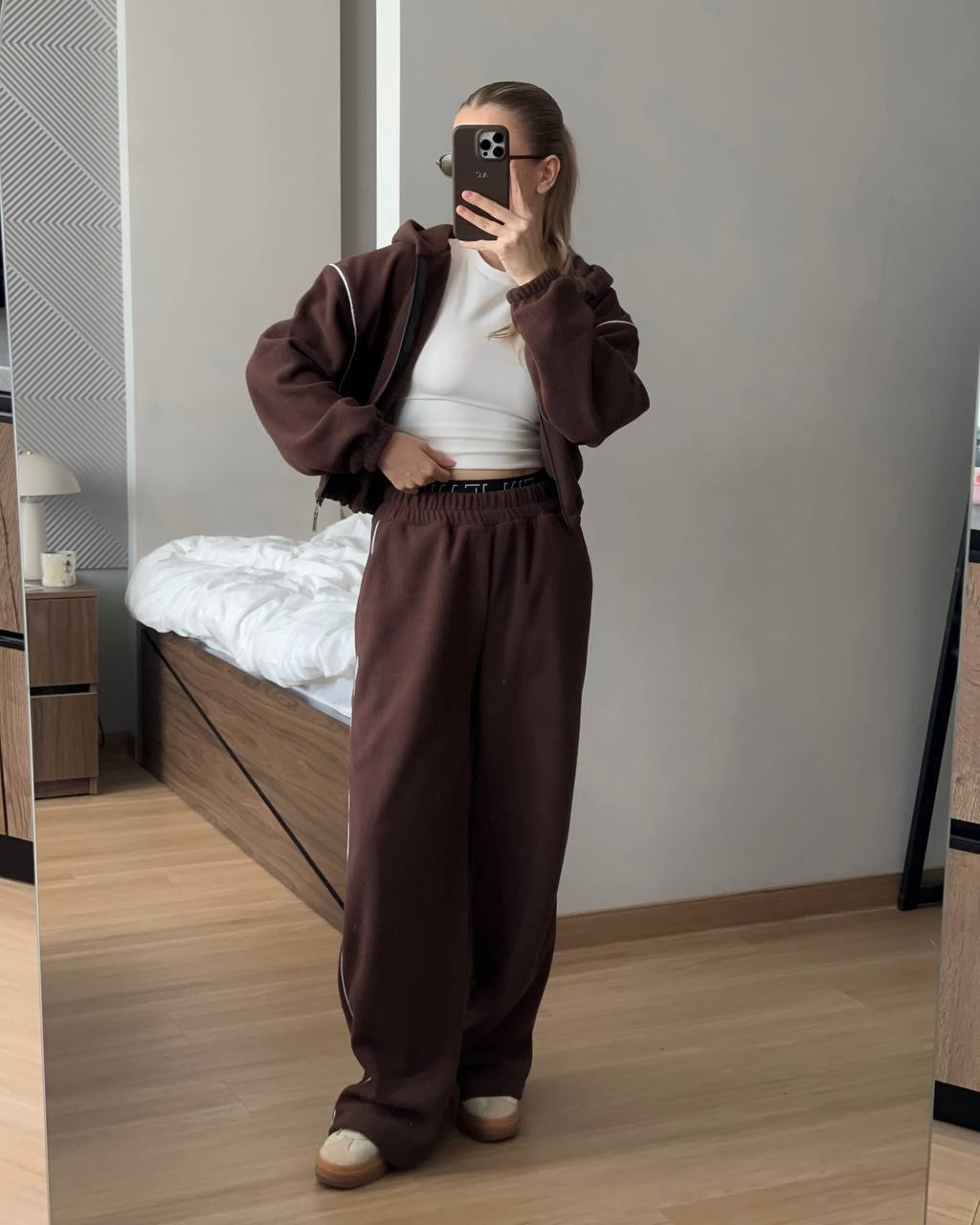 Kvinnors bekväma fleece träningsdräkt med hög krage och dragkedja Mirla-Eva Jonsson