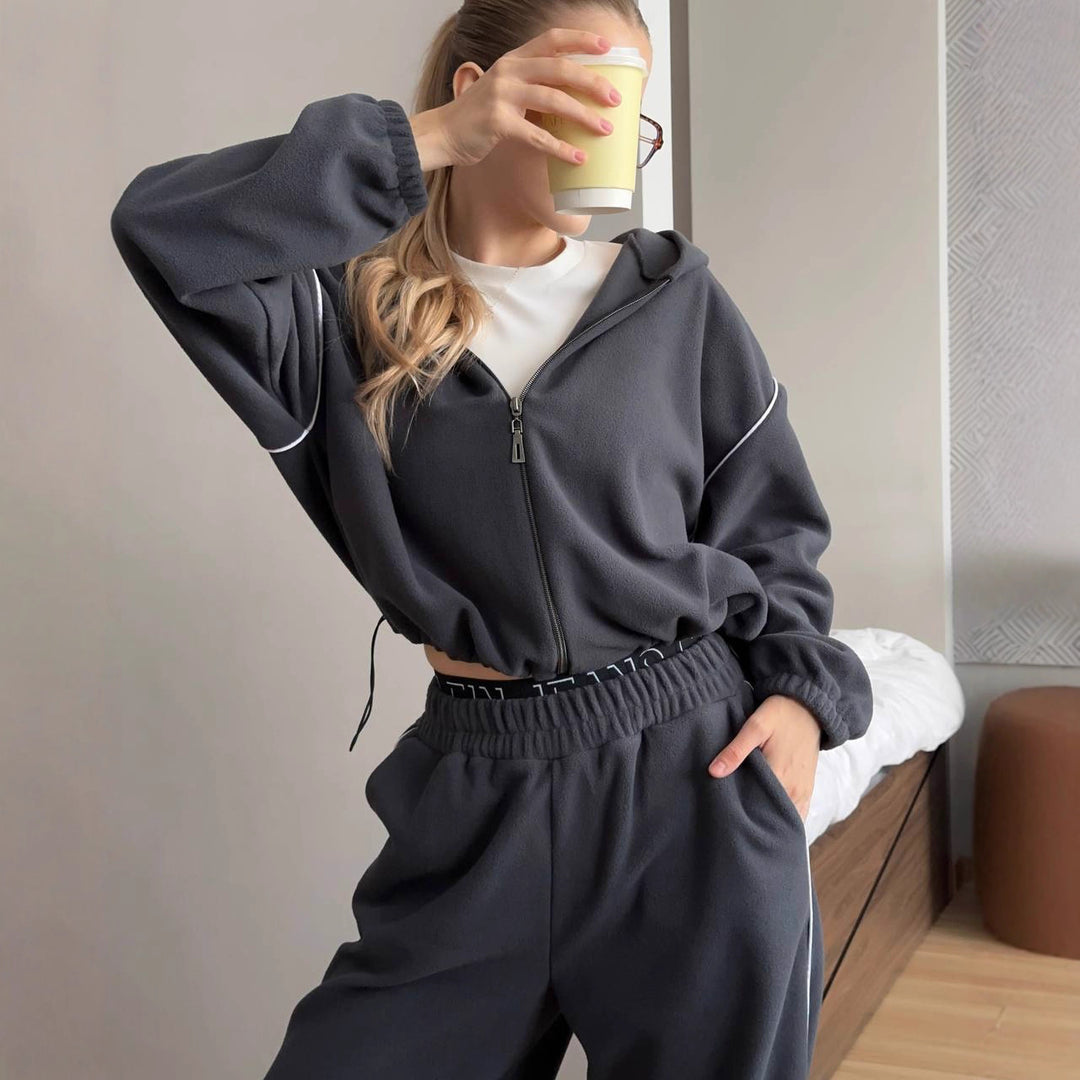 Kvinnors bekväma fleece träningsdräkt med hög krage och dragkedja Mirla-Eva Jonsson