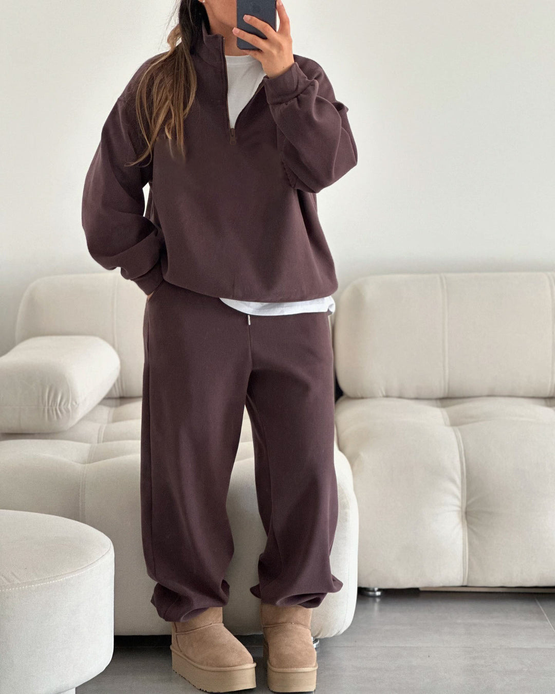 Kvinnors bekväma fleece zip hoodie med en avslappnad passform och vida ärmar-Eva Jonsson