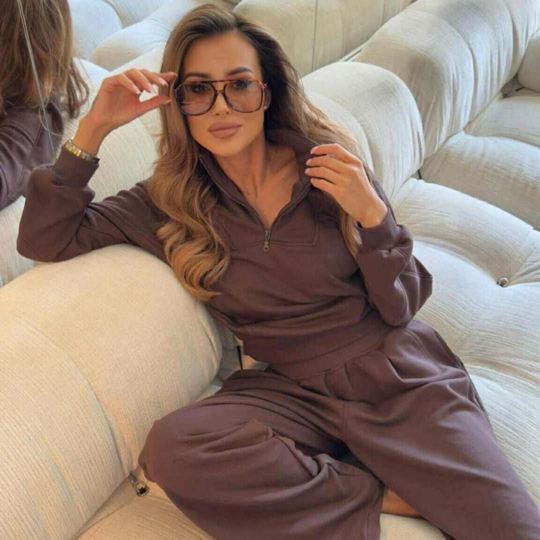 Kvinnors bekväma fritidsdräkt med dragkedja och vid skärning Eva Jonsson-Eva Jonsson