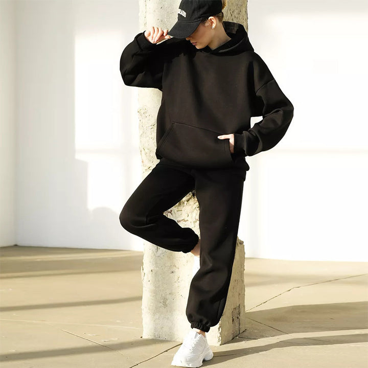Kvinnors bekväma hoodie och joggingset Mirla-Eva Jonsson