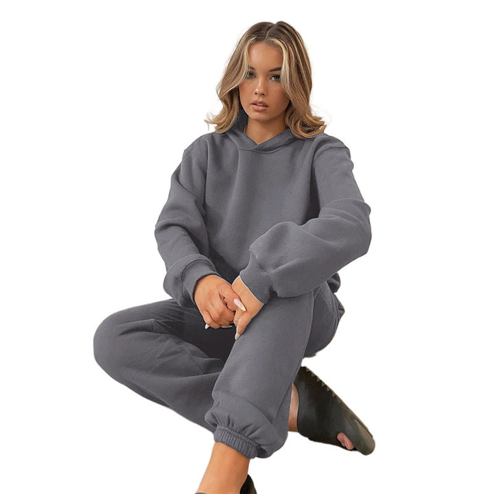 Kvinnors bekväma huvtröja-set tillverkat av högkvalitativt sweatshirtmaterial Mirla-Eva Jonsson