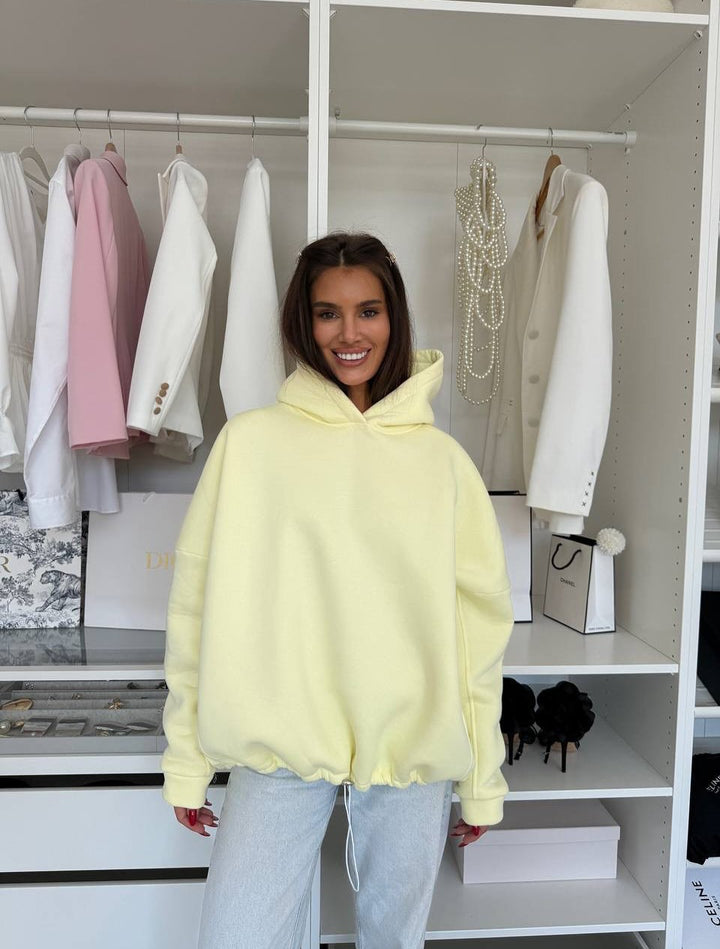 Kvinnors bekväma oversized hoodie med dragband och material av hög kvalitet Mirla-Eva Jonsson