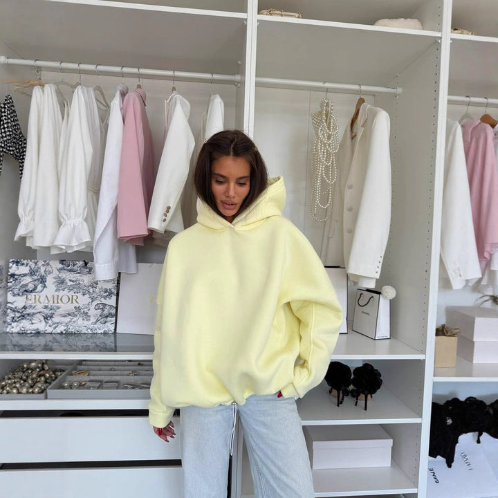 Kvinnors bekväma oversized hoodie med dragband och material av hög kvalitet Mirla-Eva Jonsson