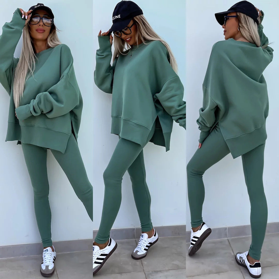 Kvinnors bekväma oversized sweatshirt och figurnära leggings Mirla-Eva Jonsson