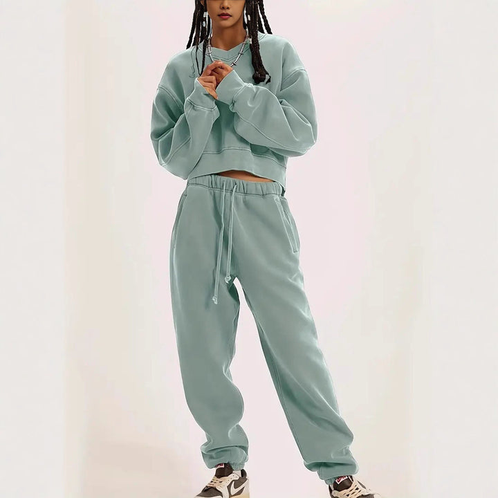 Kvinnors bekväma oversized tröja med en avslappnad passform och elastiska ärmar Mirla-Eva Jonsson