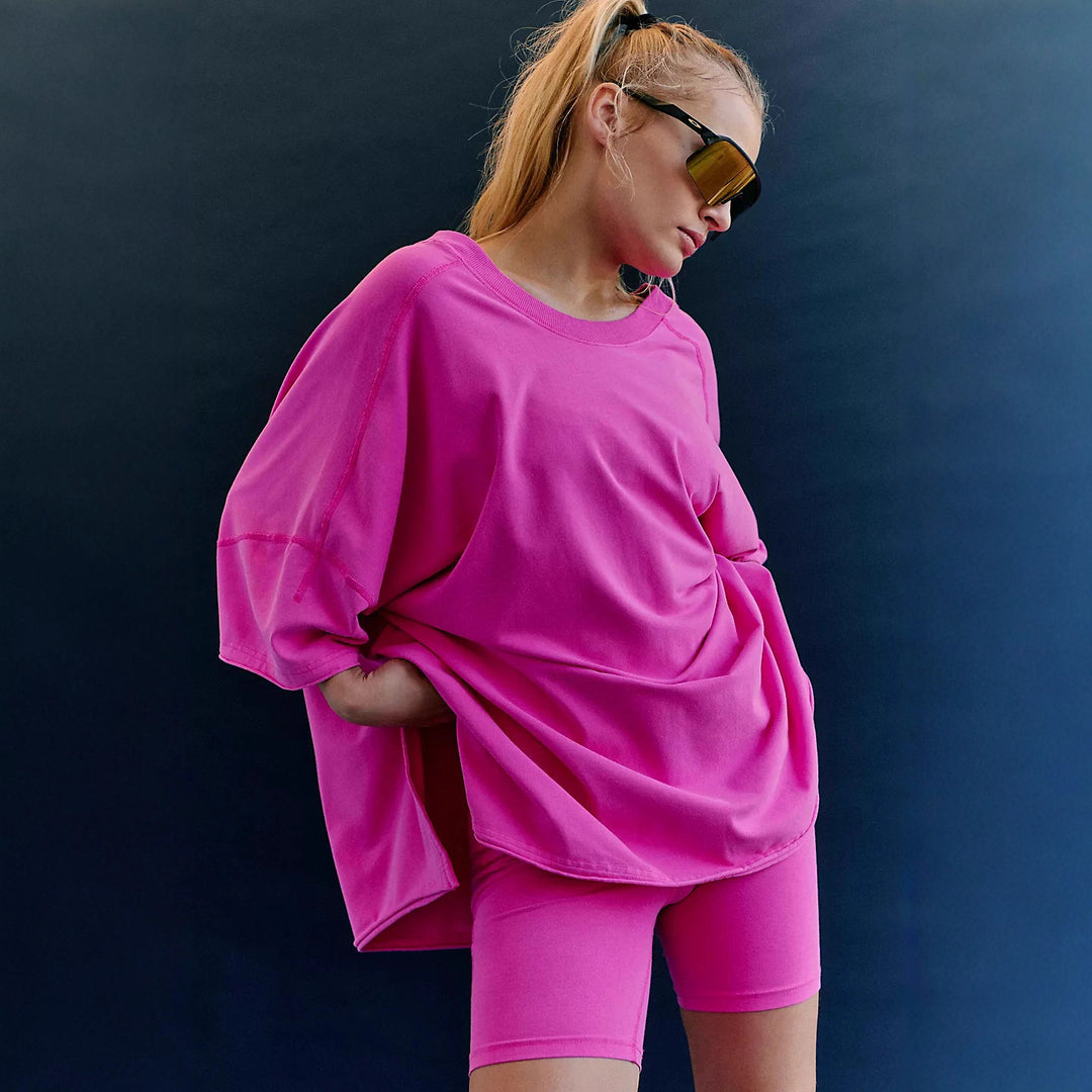 Kvinnors bekväma sportloungewear-set med oversized topp och shorts Mirla-Eva Jonsson