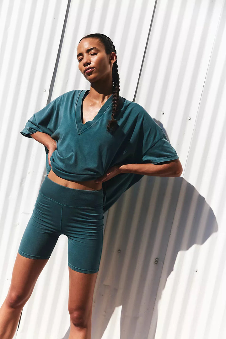 Kvinnors bekväma sportloungewear-set med oversized topp och shorts Mirla-Eva Jonsson