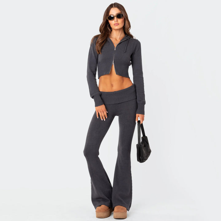 Kvinnors bekväma stickad jumpsuit med kort hoodie och vida byxor Mirla-Eva Jonsson