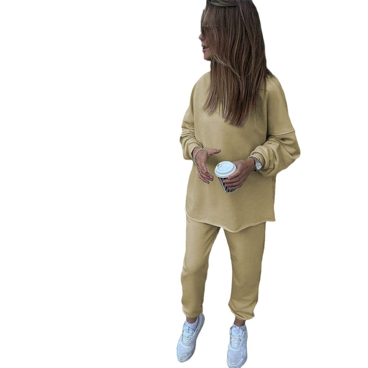 Kvinnors bekväma sweatshirt med modern skärning och praktiska detaljer Mirla-Eva Jonsson