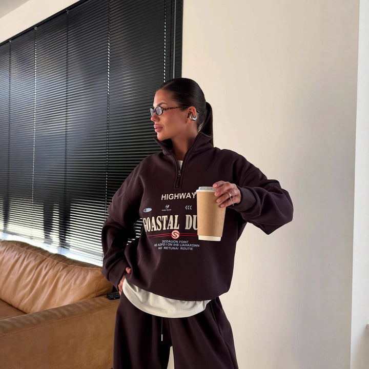 Kvinnors bekväma urbana fritidsdräkt med hög midja och lös passform Mirla-Eva Jonsson