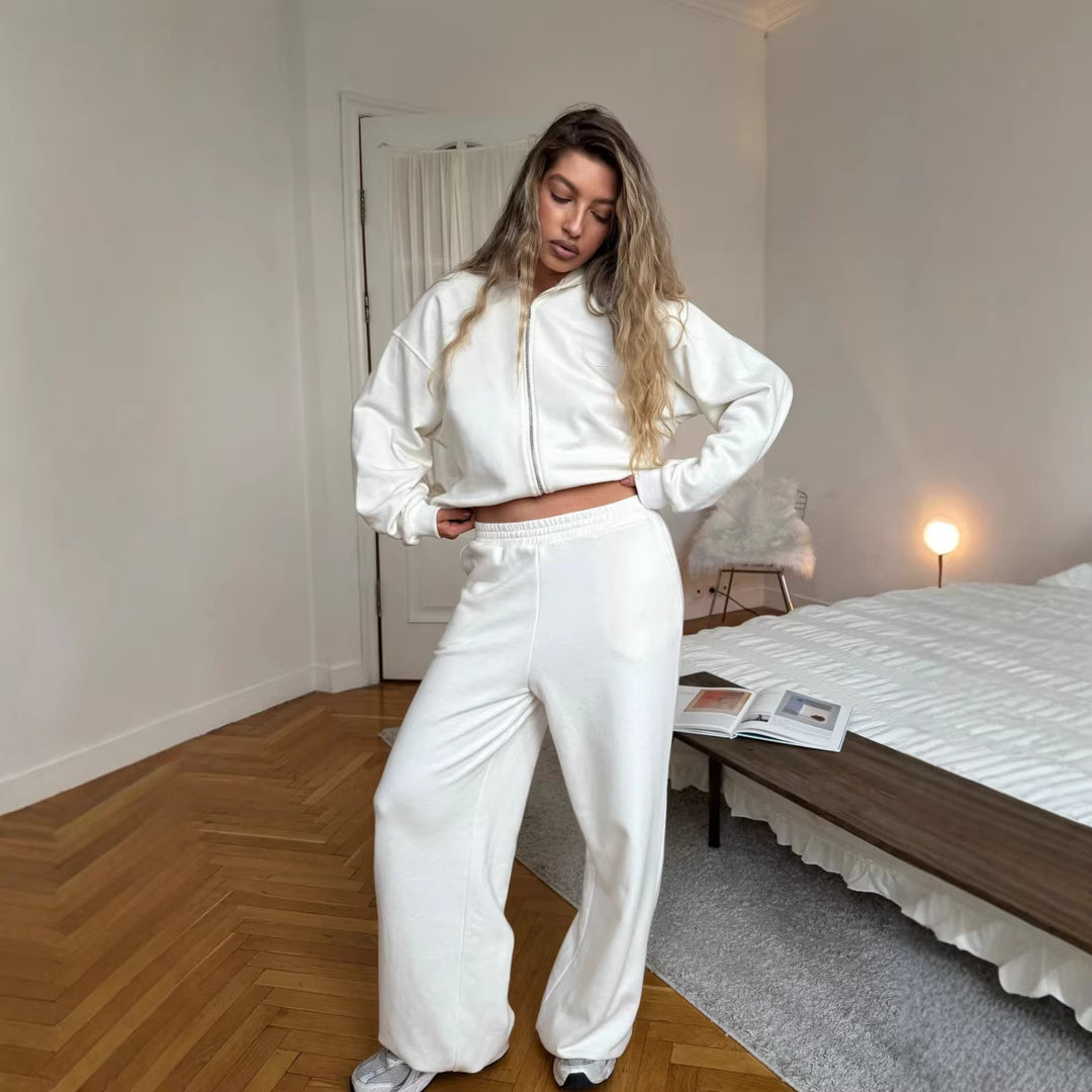 Kvinnors bekväma zip-hoodie med avslappnade vida byxor Mirla-Eva Jonsson