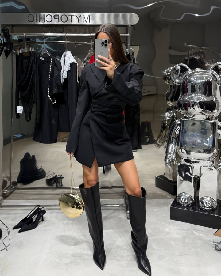 Kvinnors blazer klänning med asymmetrisk skärning och skräddarsydd silhuett Mirla-Eva Jonsson