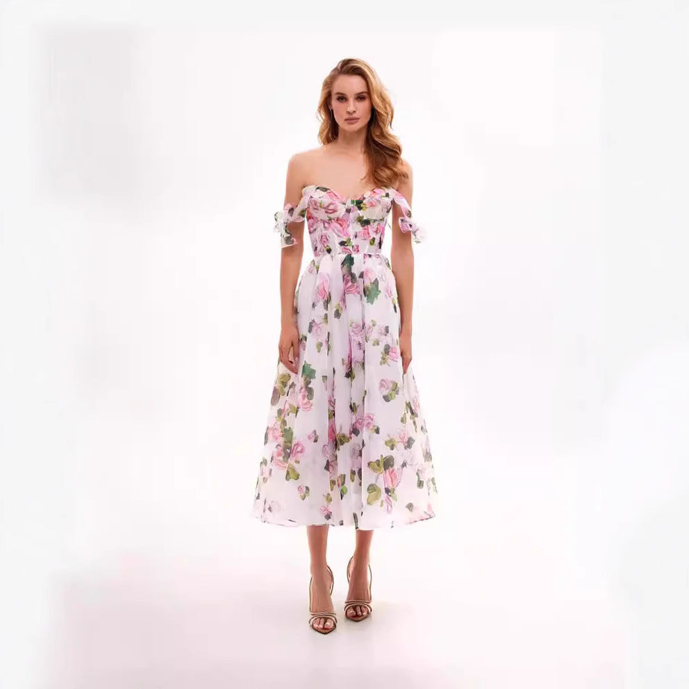 Kvinnors blommig klänning med off-the-shoulder design-Eva Jonsson