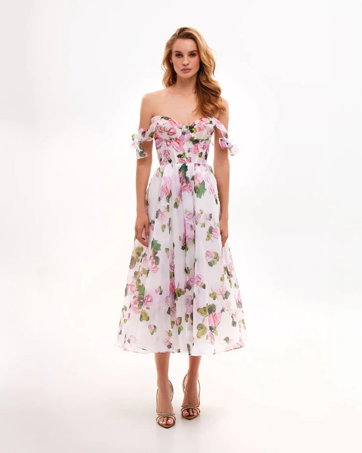 Kvinnors blommig klänning med off-the-shoulder design-Eva Jonsson
