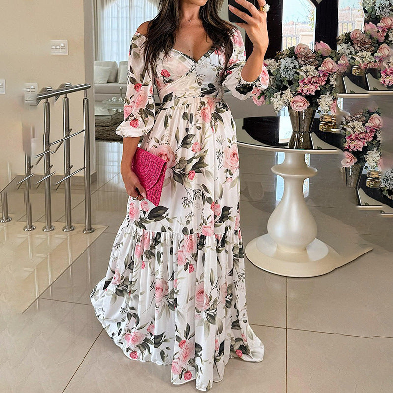 Kvinnors blommig maxiklänning med off-shoulder design och volangkant Mirla-Eva Jonsson