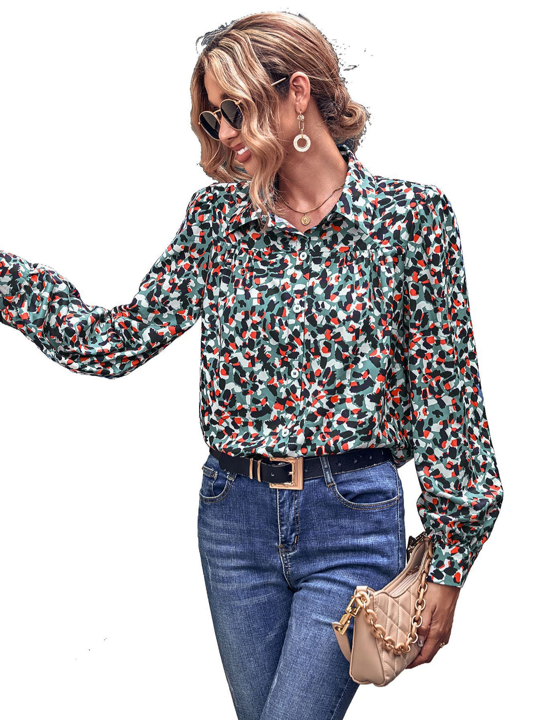 Kvinnors blus med blommönster och trendiga puffärmar Mirla-Eva Jonsson