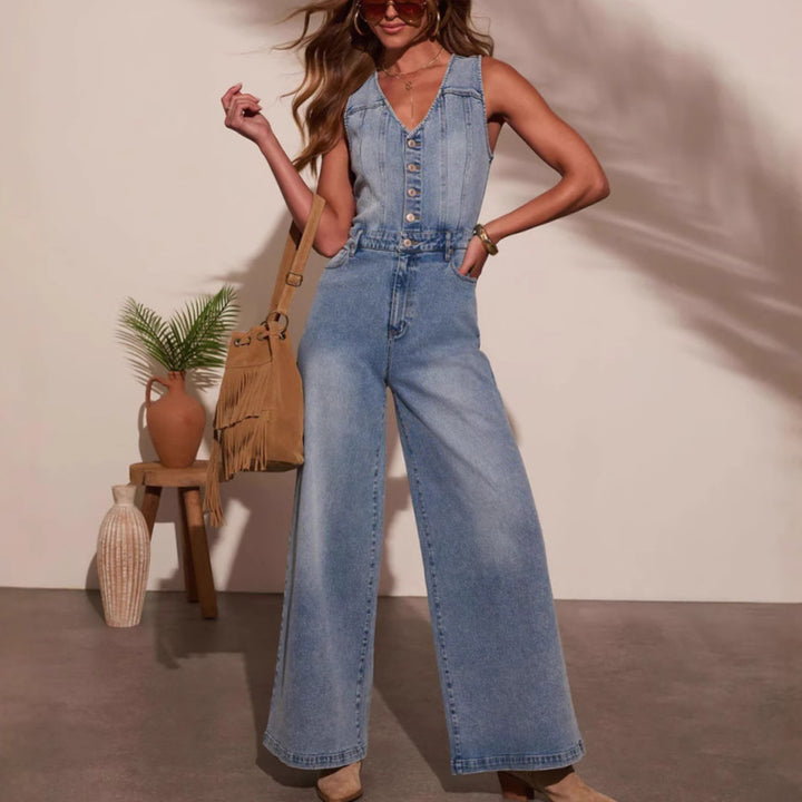 Kvinnors breda jeans jumpsuit med knappslå och djup V-hals-Eva Jonsson