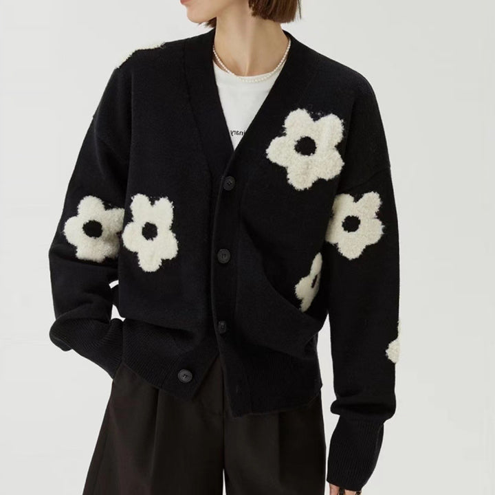 Kvinnors cardigan med blommönster och knäppning Mirla-Eva Jonsson