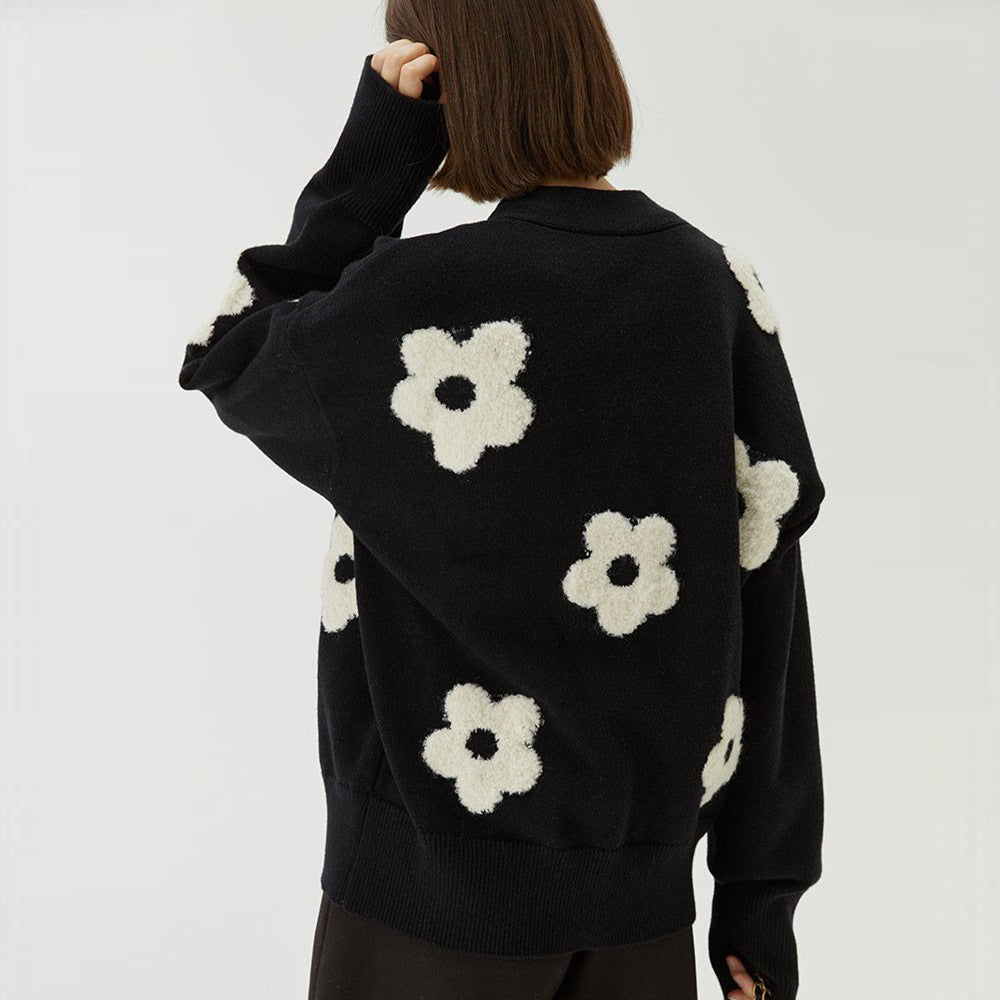 Kvinnors cardigan med blommönster och knäppning Mirla-Eva Jonsson