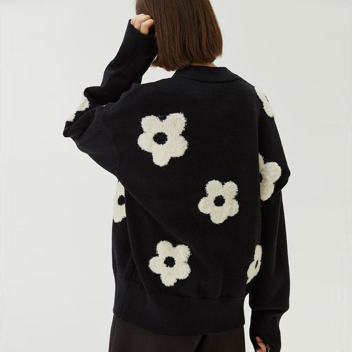 Kvinnors cardigan med blommönster och knäppning Mirla-Eva Jonsson