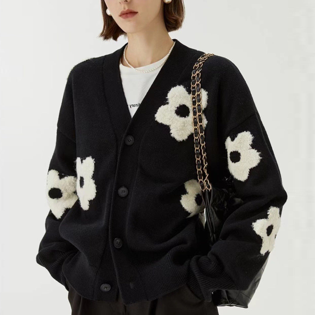 Kvinnors cardigan med blommönster och knäppning Mirla-Eva Jonsson