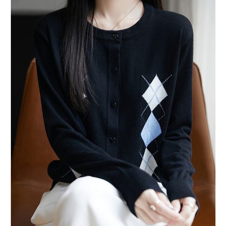 Kvinnors cardigan med diamantmönster Mirla-Eva Jonsson