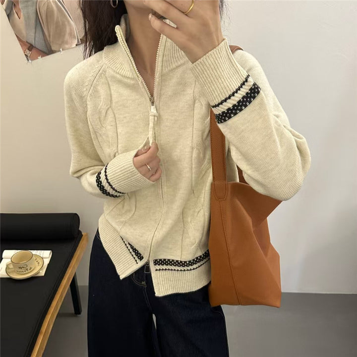 Kvinnors cardigan med elegant dragkedja och texturerat kabelmönster Mirla-Eva Jonsson