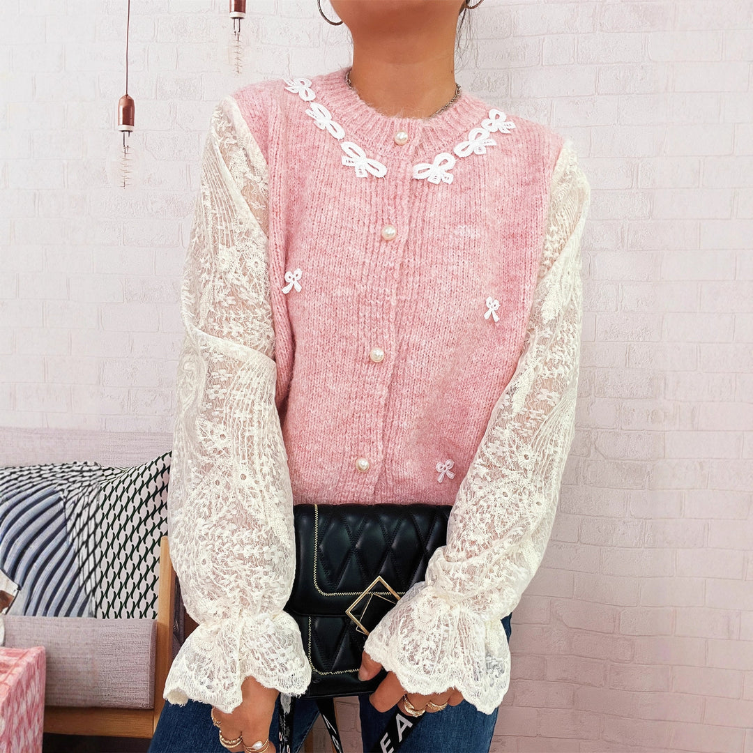 Kvinnors cardigan med elegant spets och pärlprydda knappar Mirla-Eva Jonsson