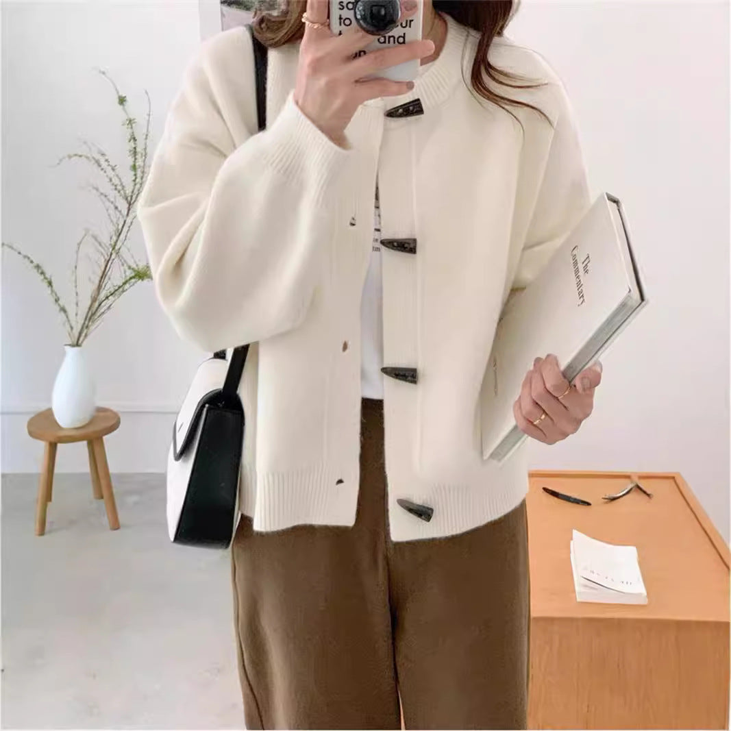 Kvinnors cardigan med eleganta knapppdetaljer Mirla-Eva Jonsson