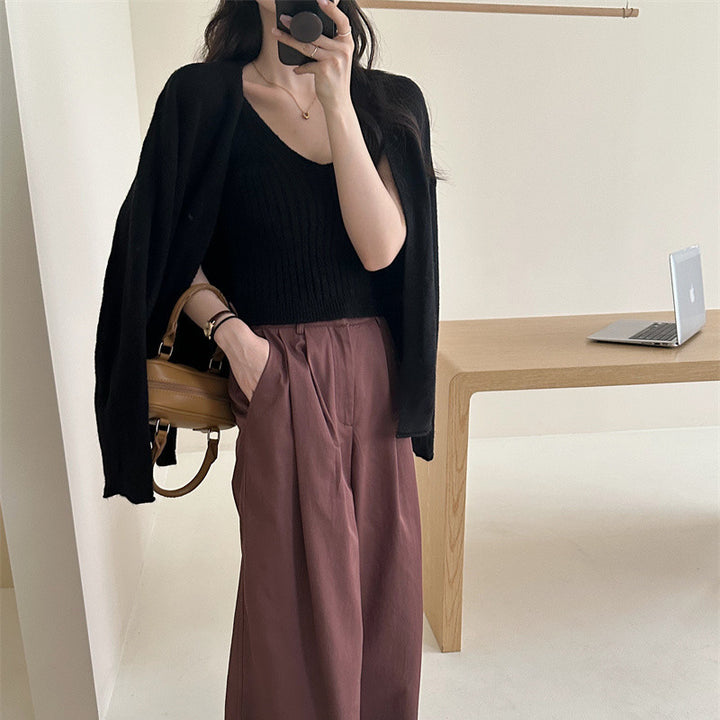 Kvinnors cardigan med en avslappnad skärning och mjukt material Mirla-Eva Jonsson