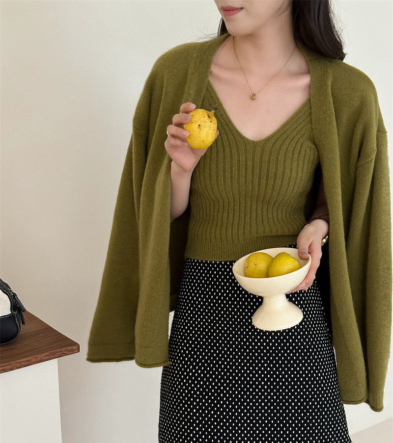 Kvinnors cardigan med en avslappnad skärning och mjukt material Mirla-Eva Jonsson